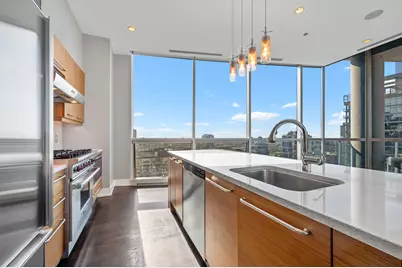 110 W Superior Street #2603, Chicago, IL 60654 - Photo 16