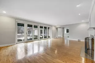 120 E 8th St, Hinsdale, IL 60521 - Photo 16