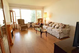 5262 Alexander Pl, Oak Lawn, IL 60453 - Photo 2