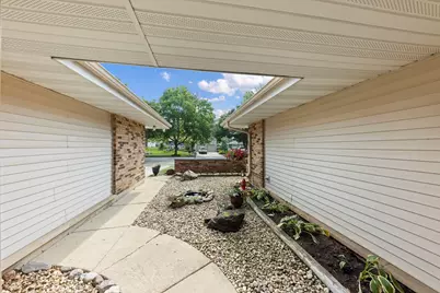 121 Newport Drive, Bolingbrook, IL 60440 - Photo 4
