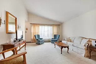 4513 W 102nd St, Oak Lawn, IL 60453 - Photo 2