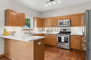 964 Lakestone Ln, Aurora, IL 60504 - Photo 6