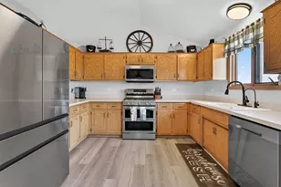 702 Longwood Ct, Minooka, IL 60447 - Photo 10