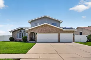 702 Longwood Ct, Minooka, IL 60447 - Photo 1
