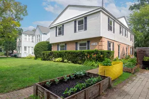 915 Hamlin St, Evanston, IL 60201 - Photo 1