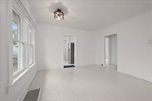1006 S 4th St, Aurora, IL 60505 - Photo 10