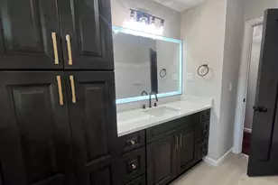 1401 Oakleaf Dr, Saint Anne, IL 60964 - Photo 10