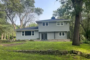 1401 Oakleaf Dr, Saint Anne, IL 60964 - Photo 2