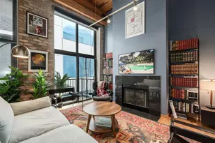 300 W Grand Ave, Chicago, IL 60654 - Photo 6