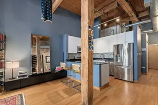 300 W Grand Ave, Chicago, IL 60654 - Photo 8