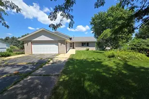 6984 Squaw Prairie Rd, Belvidere, IL 61008 - Photo 1