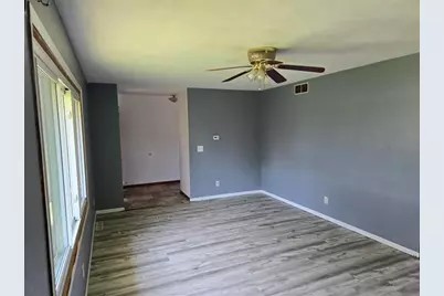 6984 Squaw Prairie Road, Belvidere, IL 61008 - Photo 12