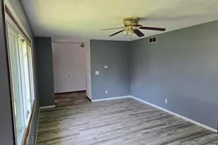 6984 Squaw Prairie Rd, Belvidere, IL 61008 - Photo 12