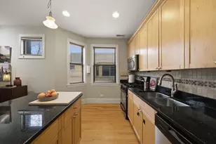 7633 N Greenview Ave, Chicago, IL 60626 - Photo 4