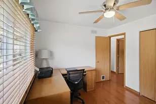 806 Edgerton Dr, Joliet, IL 60435 - Photo 16