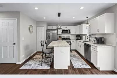 2253 N Stonehedge Court, Round Lake Beach, IL 60073 - Photo 18