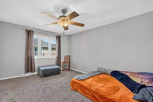 613 E 3rd St, Lockport, IL 60441 - Photo 16