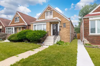 8918 S Merrill Avenue, Chicago, IL 60617 - Photo 2