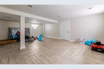 8918 S Merrill Avenue, Chicago, IL 60617 - Photo 14