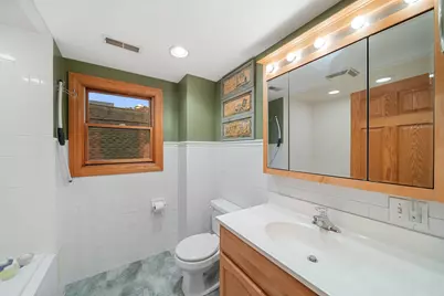 2617 W Lunt Avenue, Chicago, IL 60645 - Photo 18