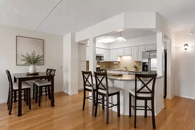 5155 Madison Street #402, Skokie, IL 60077 - Photo 6
