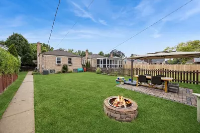 8936 W Forestview Avenue, North Riverside, IL 60546 - Photo 16