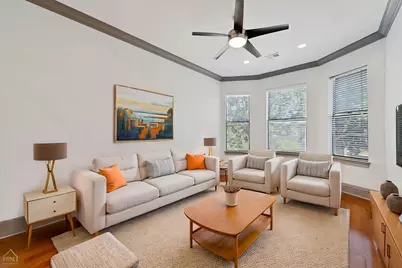 438 E 45th Place, Chicago, IL 60653 - Photo 2