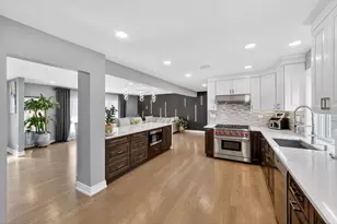 24 W Berkley Dr, Arlington Heights, IL 60004 - Photo 12