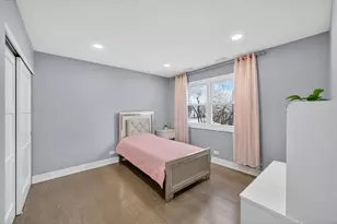 24 W Berkley Dr, Arlington Heights, IL 60004 - Photo 38