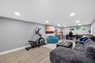 24 W Berkley Dr, Arlington Heights, IL 60004 - Photo 28