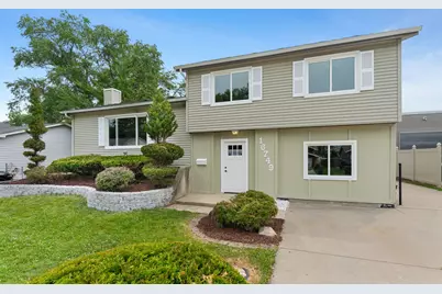 16749 Meadowdale Drive, Oak Forest, IL 60452 - Photo 2
