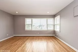 2605 N 72nd Ct, Elmwood Park, IL 60707 - Photo 2