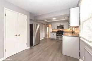 2605 N 72nd Ct, Elmwood Park, IL 60707 - Photo 6