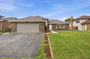 8612 Carriage Ln, Tinley Park, IL 60487 - Photo 1