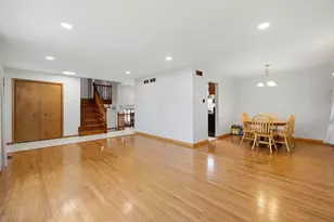 8612 Carriage Ln, Tinley Park, IL 60487 - Photo 12