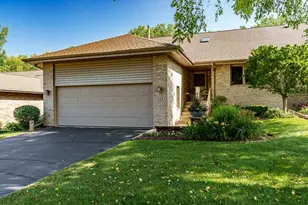 113 Rivers Edge Dr, Cherry Valley, IL 61016 - Photo 2
