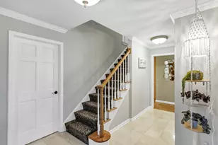 985 Chapel Ct N, Glen Ellyn, IL 60137 - Photo 6