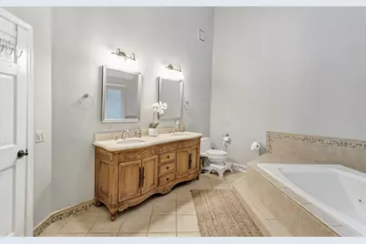 985 Chapel Court N, Glen Ellyn, IL 60137 - Photo 26