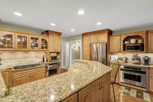 985 Chapel Ct N, Glen Ellyn, IL 60137 - Photo 18