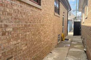 4840 W Gunnison St, Chicago, IL 60630 - Photo 8