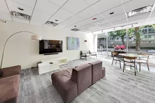 2930 N Sheridan Rd, Chicago, IL 60657 - Photo 16