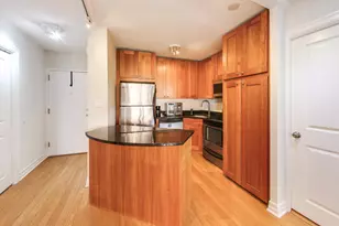 2930 N Sheridan Rd, Chicago, IL 60657 - Photo 8