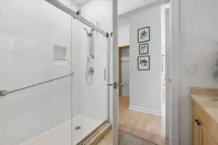 2555 W Leland Ave, Chicago, IL 60625 - Photo 16