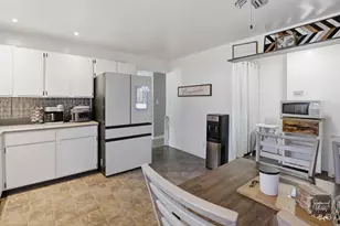 235 N Jefferson Ave, Bradley, IL 60915 - Photo 10