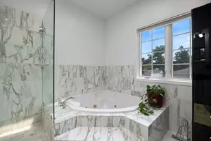 5900 Crain St, Morton Grove, IL 60053 - Photo 14