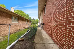 5900 Crain St, Morton Grove, IL 60053 - Photo 34