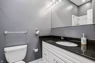 1310 W Roscoe St, Chicago, IL 60657 - Photo 22