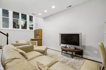 1310 W Roscoe Street, Chicago, IL 60657 - Photo 24