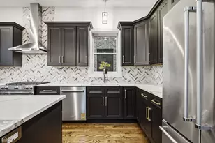 1310 W Roscoe St, Chicago, IL 60657 - Photo 10