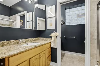 1310 W Roscoe Street, Chicago, IL 60657 - Photo 26